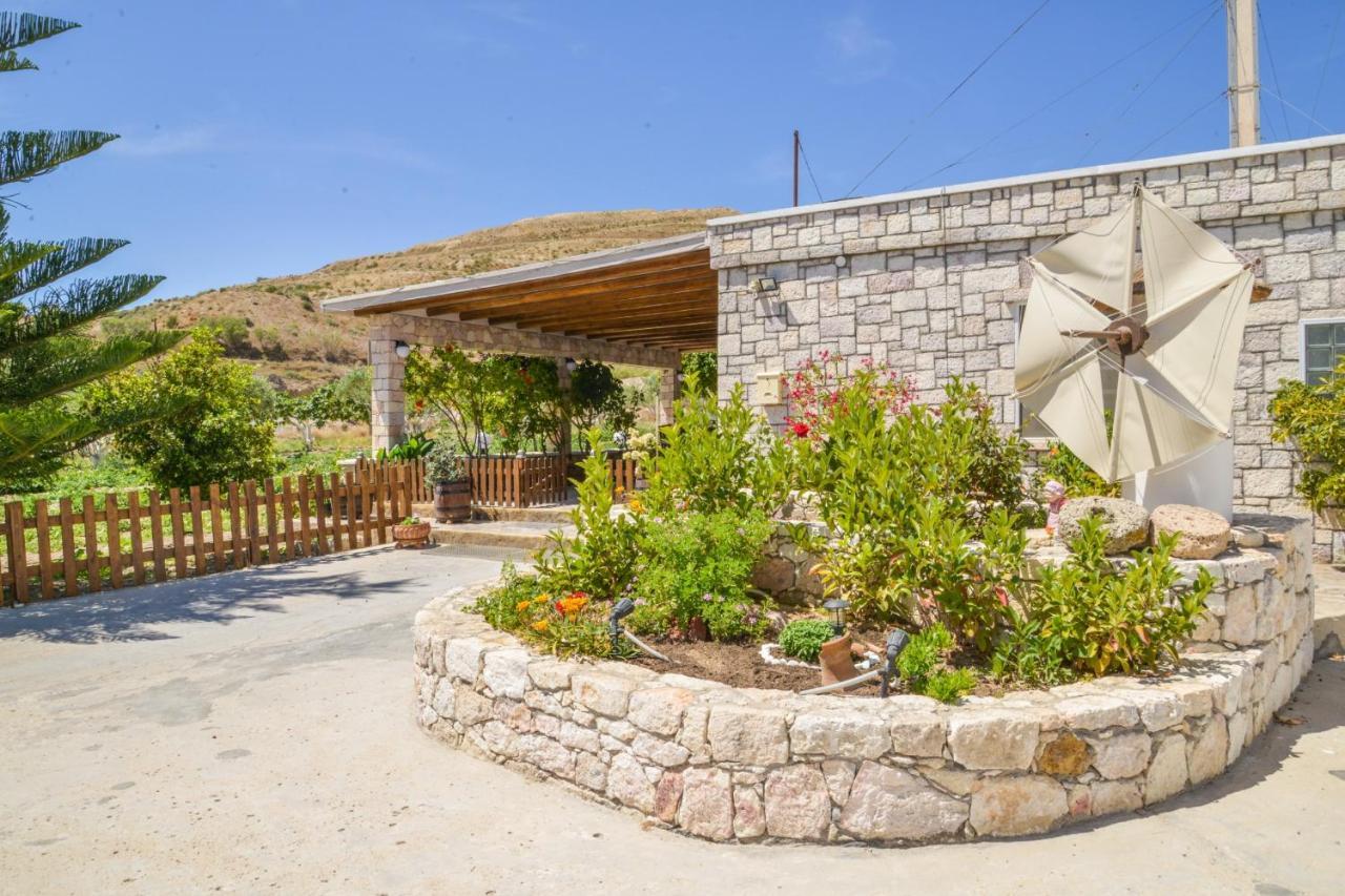 Agioi Anargyroi  Emilia'S Little Farmhouses מראה חיצוני תמונה